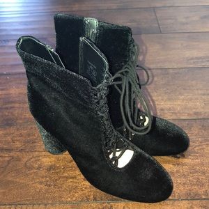 ZARA Trafaluc Black Ankle Boots 👢